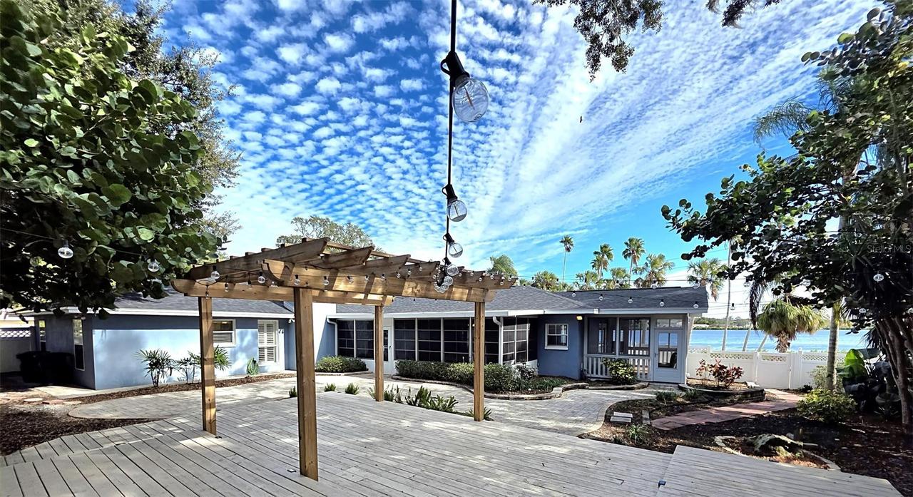 401 Whitcomb Blvd., Tarpon Springs, FL 34689