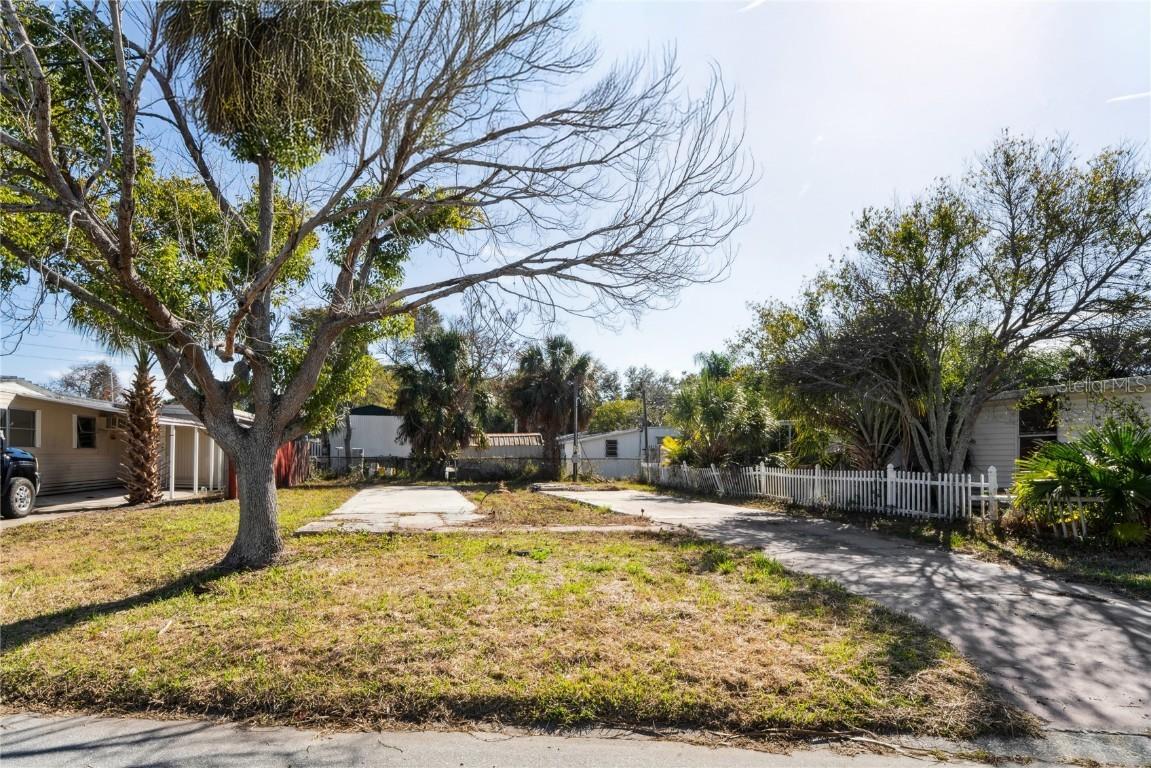 736 Driftwood Ln., Tarpon Springs, FL 34689