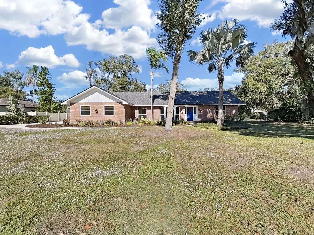 2921 Chelsea Woods Dr., Valrico, FL 33596