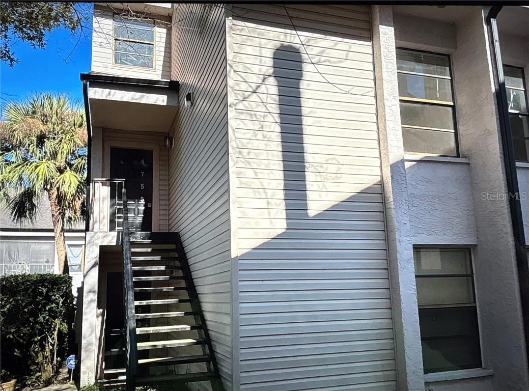 4755 Puritan Cir. #521, Tampa, FL 33617