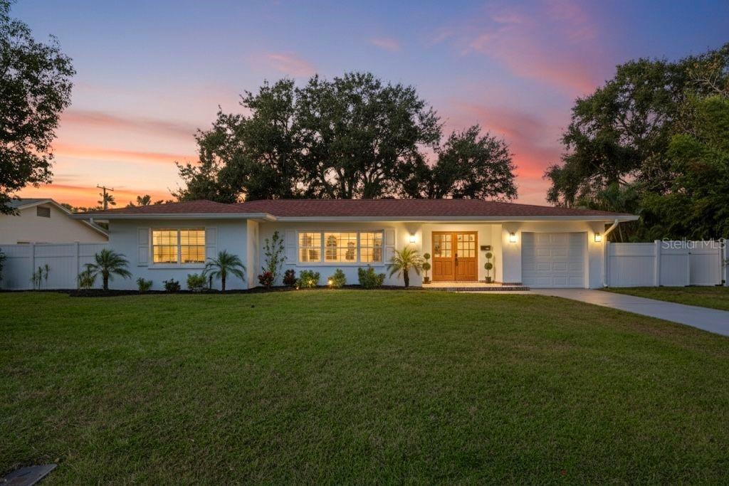 1736 Golf View Dr., Belleair, FL 33756