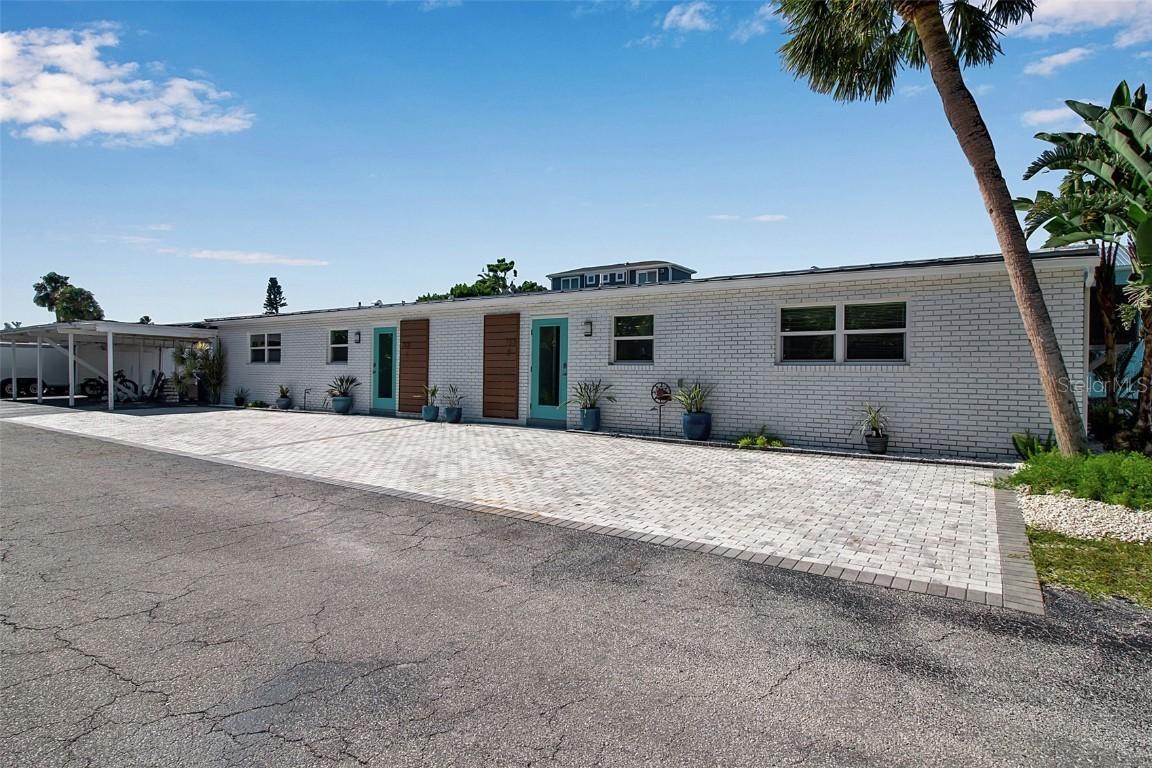 713 Saint Judes Dr. #2, Longboat Key, FL 34228