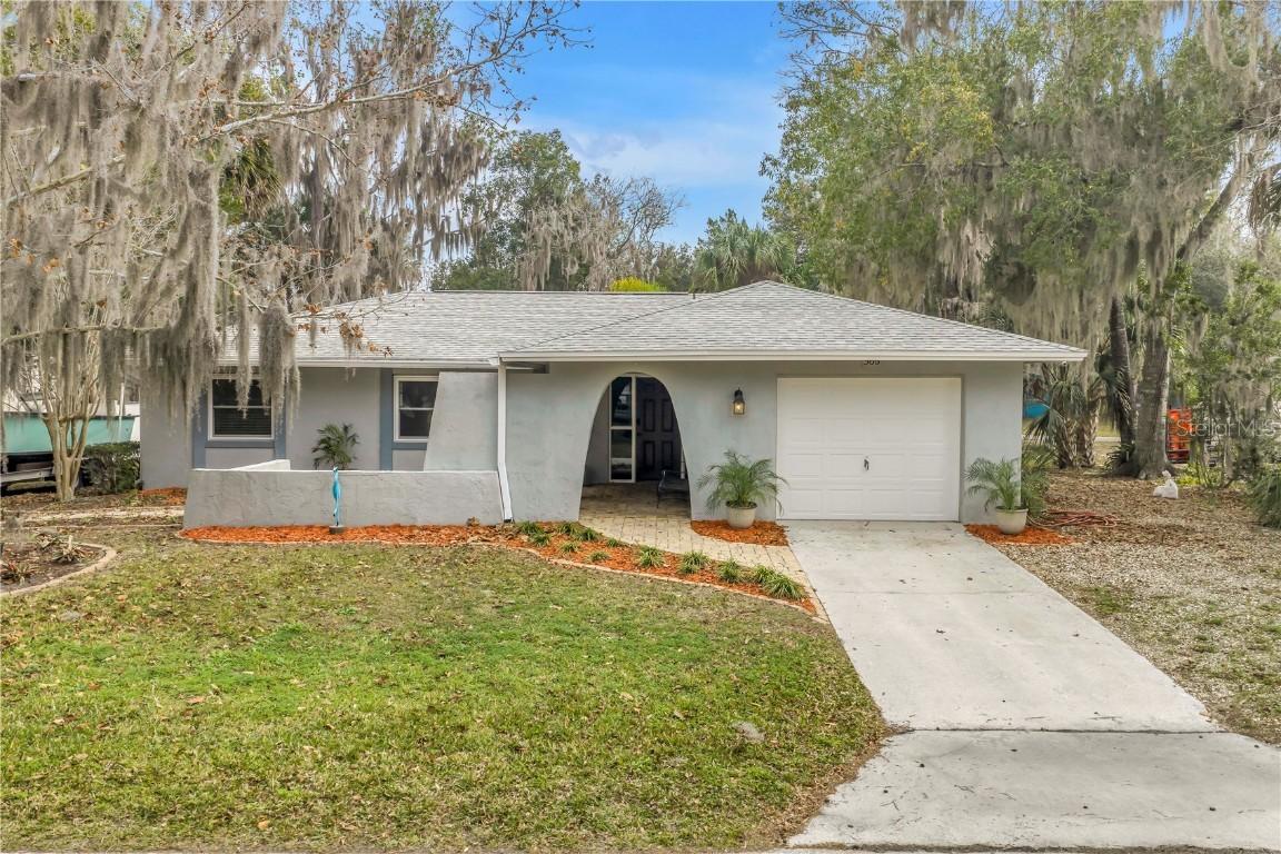 566 NW Magnolia Cir., Crystal River, FL 34428