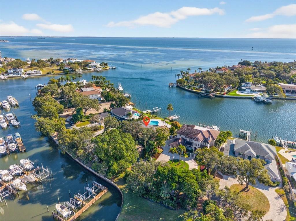 1323 Snell Harbor Dr., St Petersburg, FL 33704