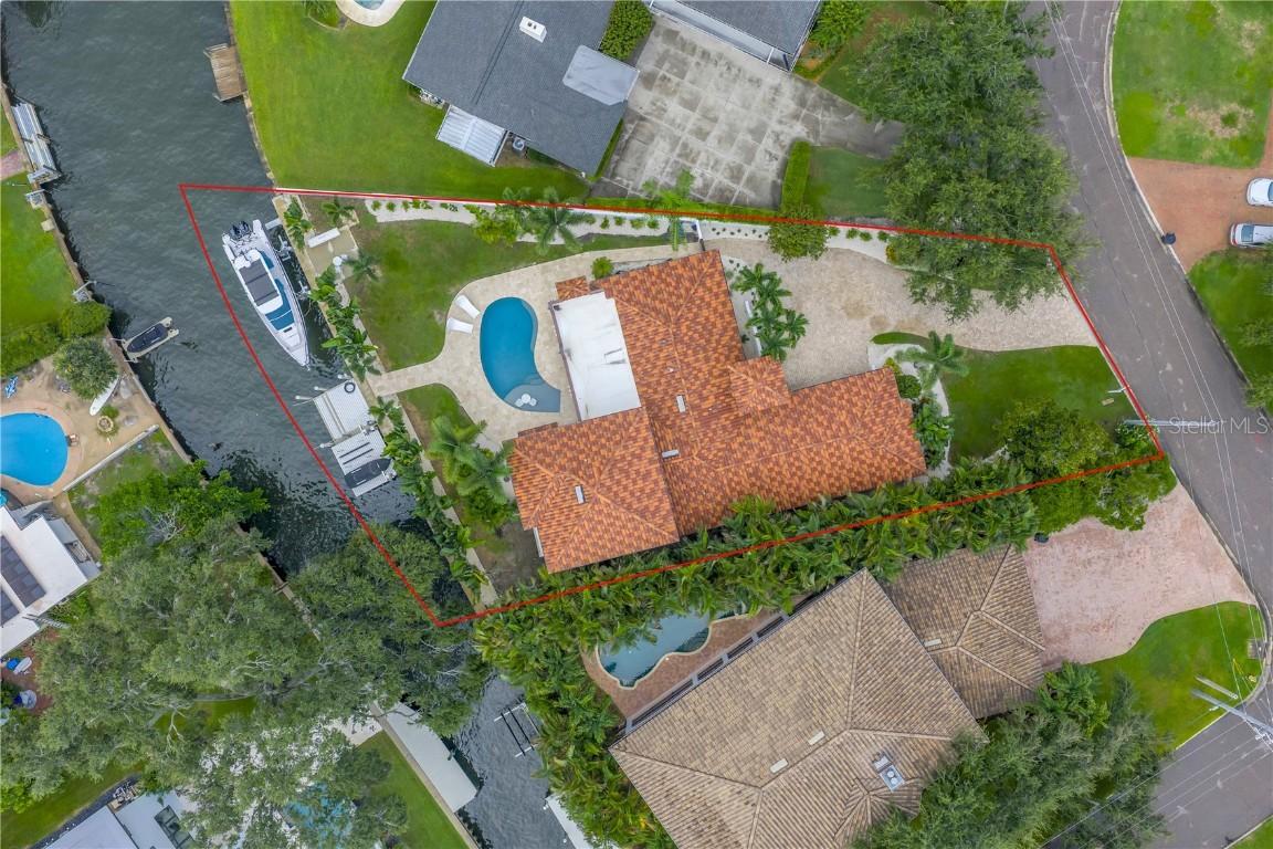 145 Bay Point Dr., St Petersburg, FL 33704