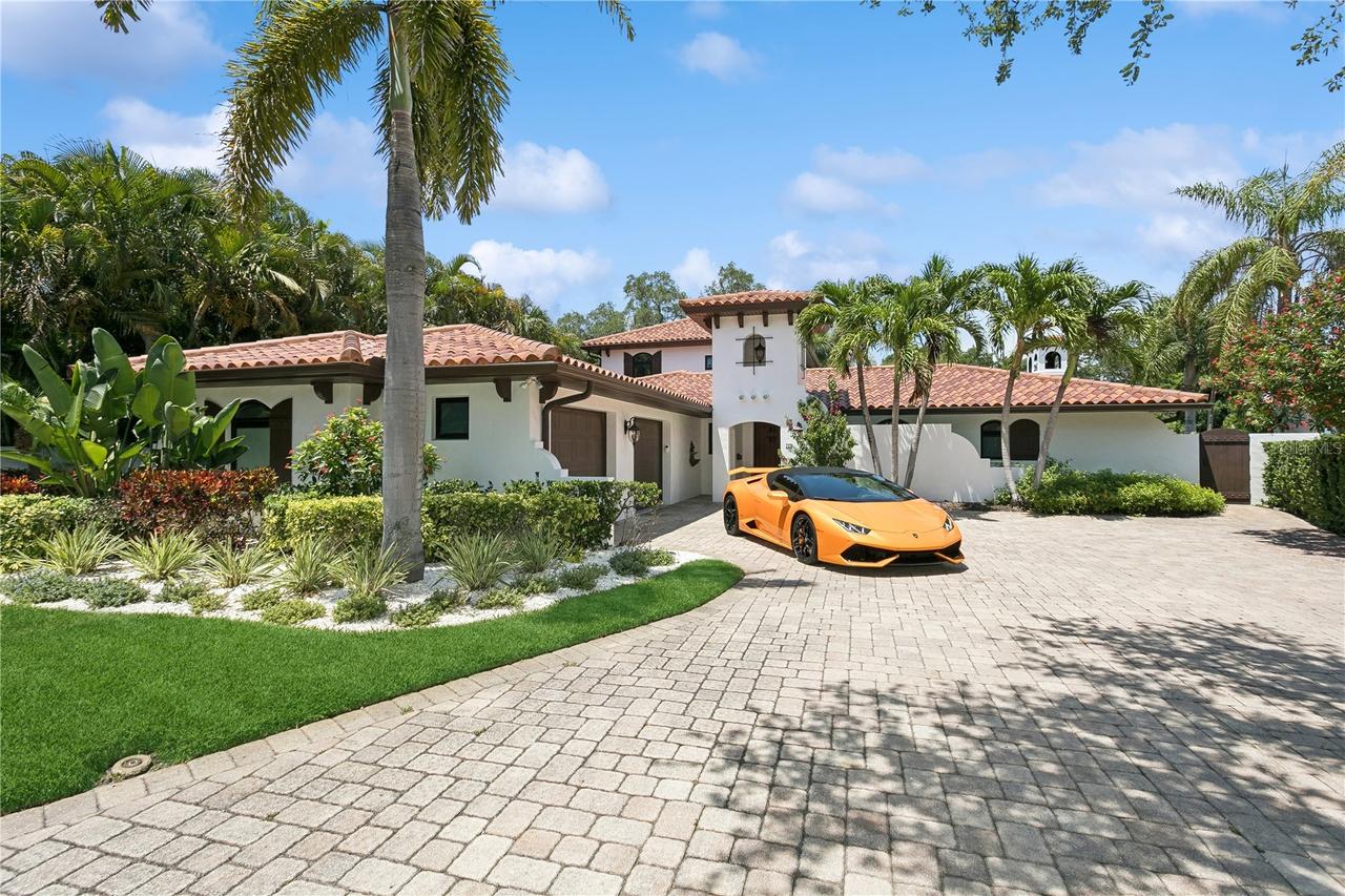 145 Bay Point Dr., St Petersburg, FL 33704