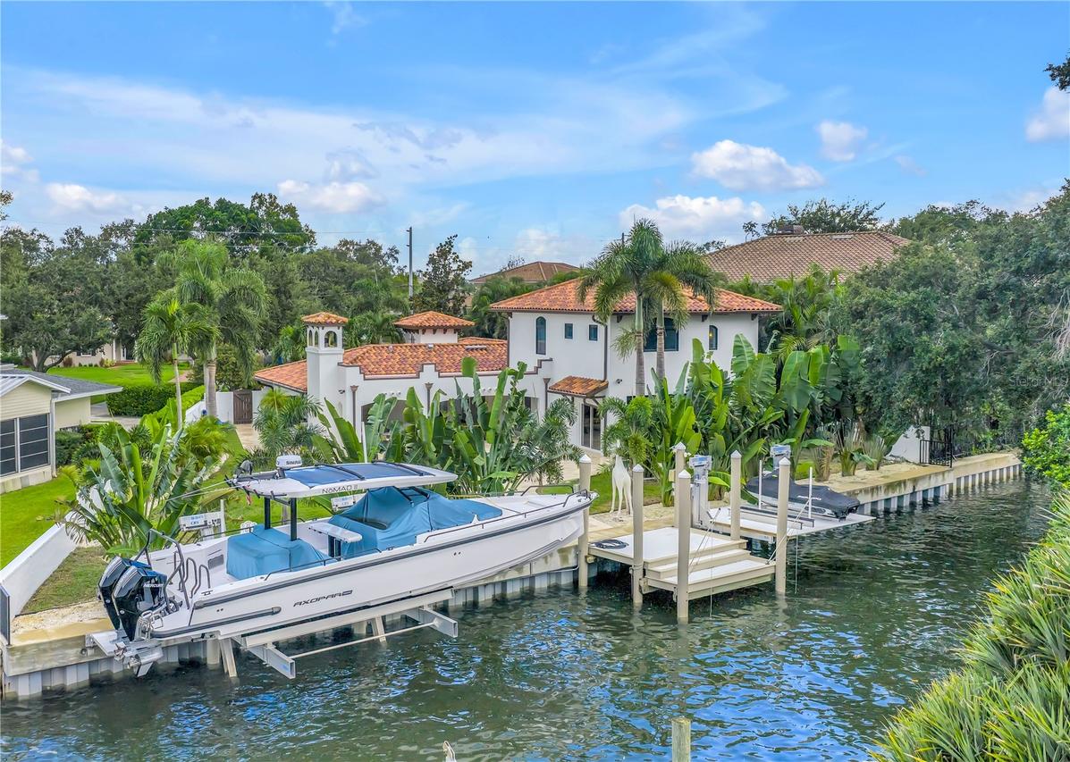 145 Bay Point Dr., St Petersburg, FL 33704