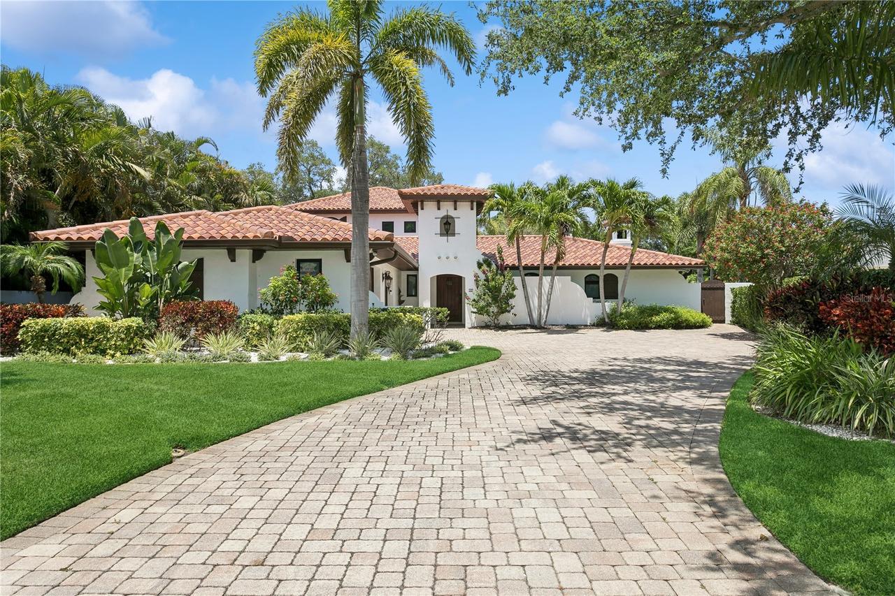 145 Bay Point Dr., St Petersburg, FL 33704