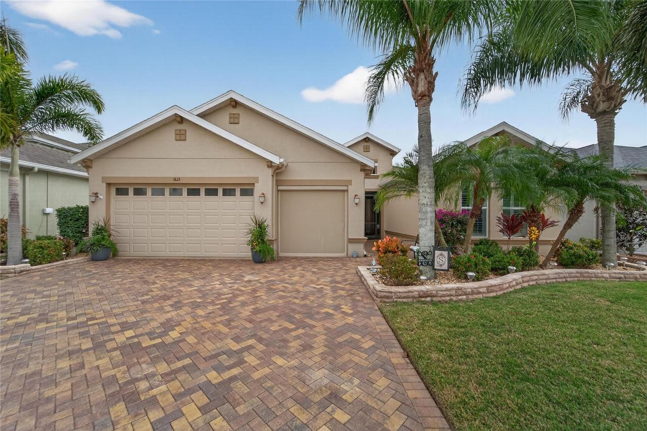 1613 Emerald Dunes Dr., Sun City Center, FL 33573