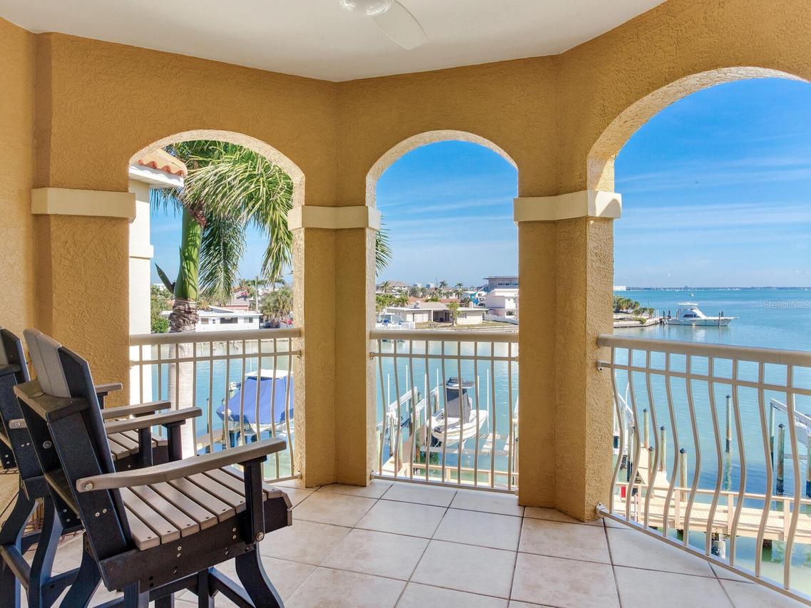 5353 Gulf Blvd. #B202, St Pete Beach, FL 33706