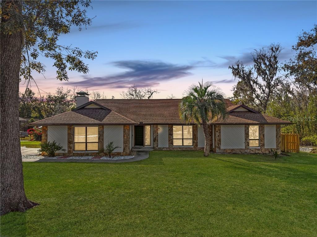 109 Holly Tree Ln., Brandon, FL 33511