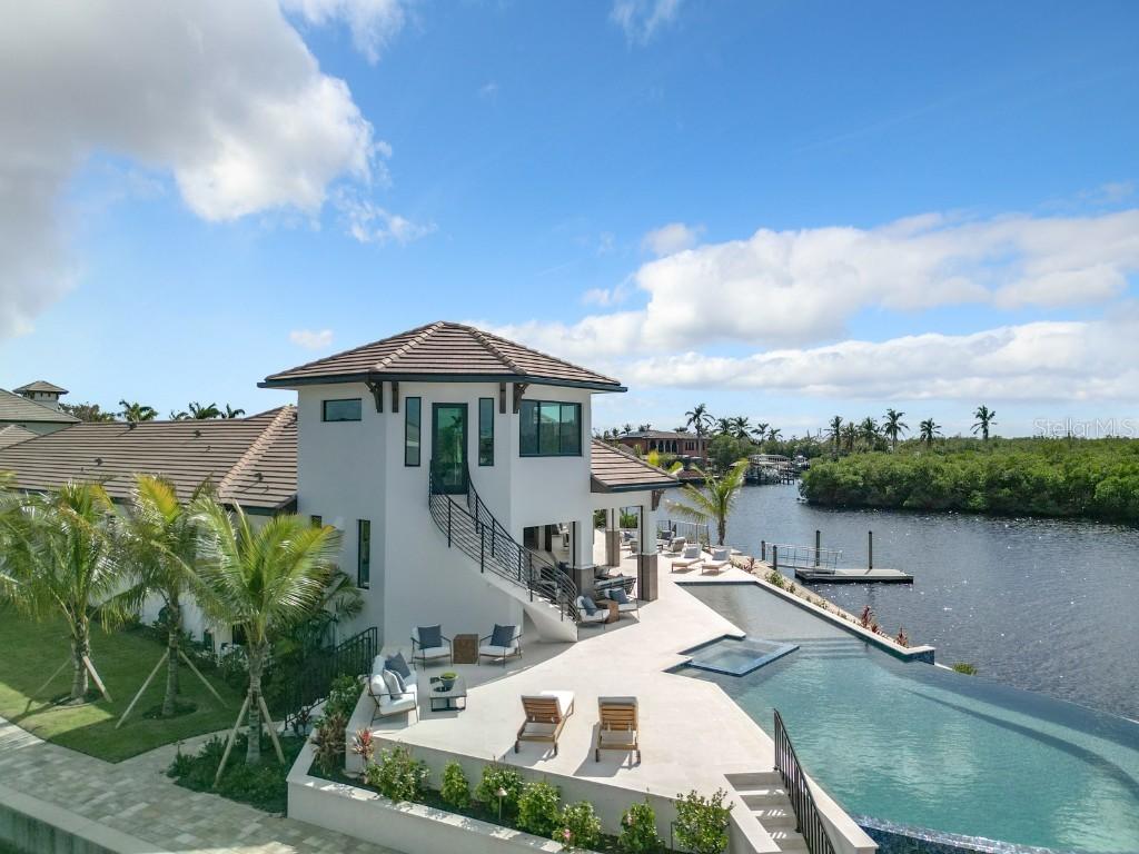 14201 Bay Dr., Fort Myers, FL 33919