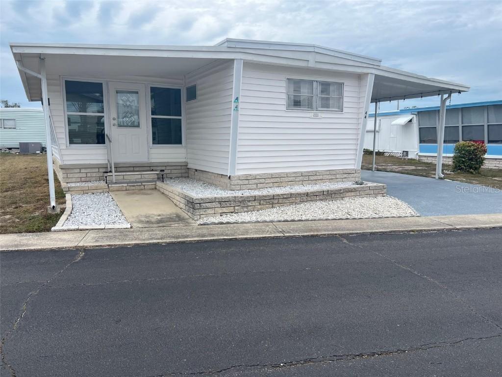 44 Thatch Palm St., Largo, FL 33770