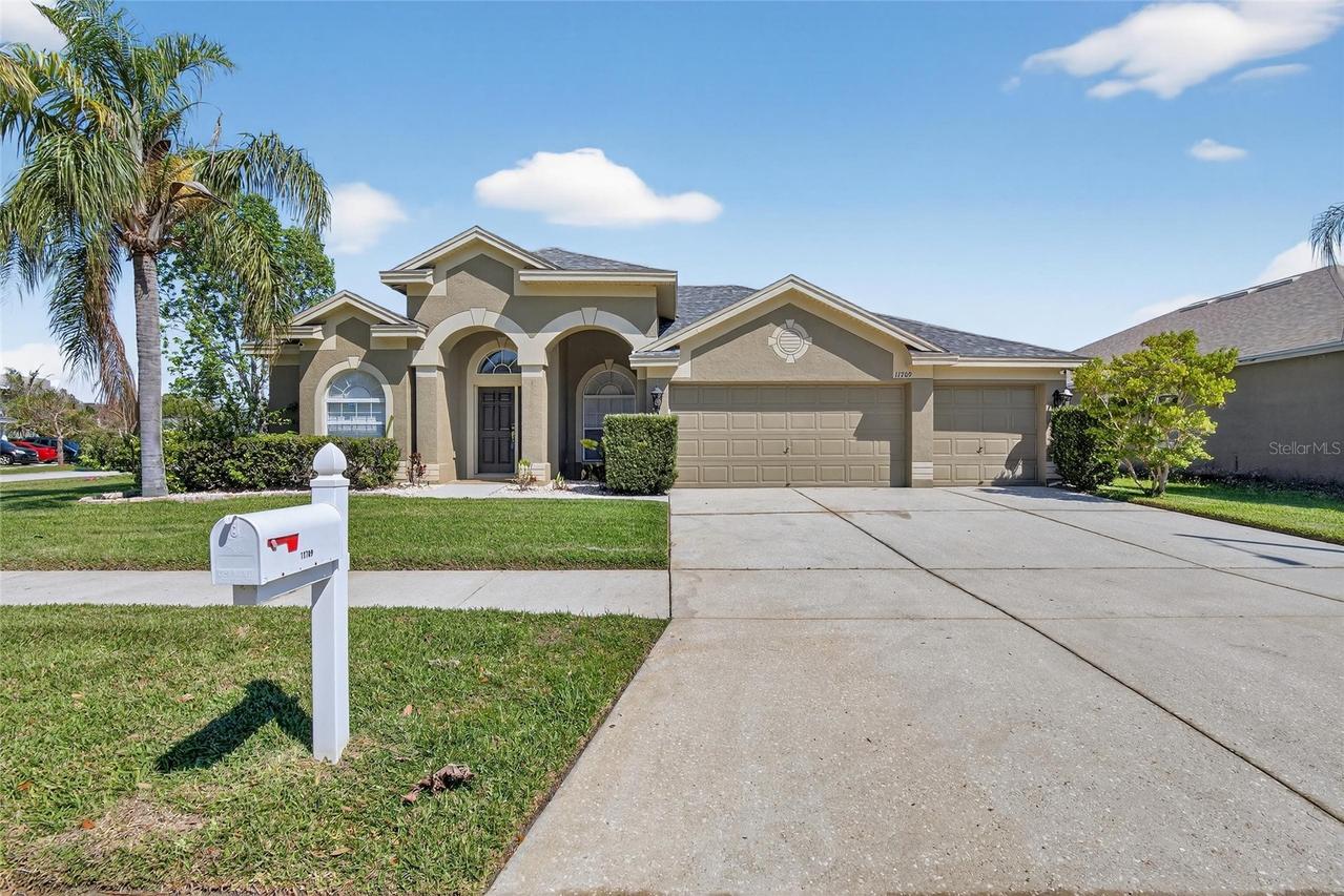 11709 Stonewood Gate Dr., Riverview, FL 33579