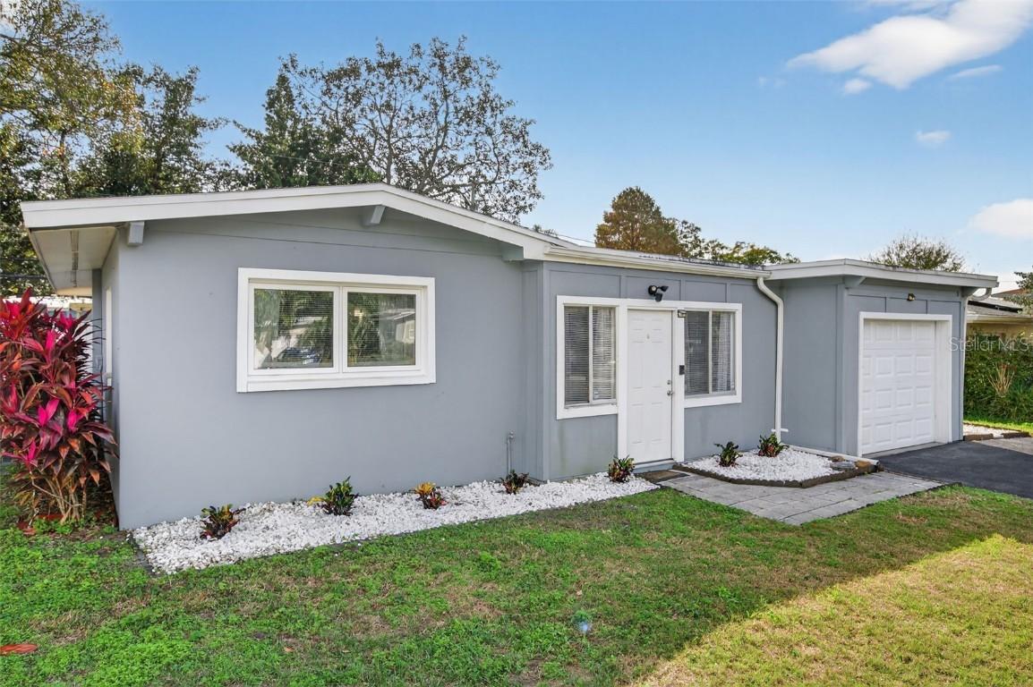 1913 Ridgewood Dr., Clearwater, FL 33763