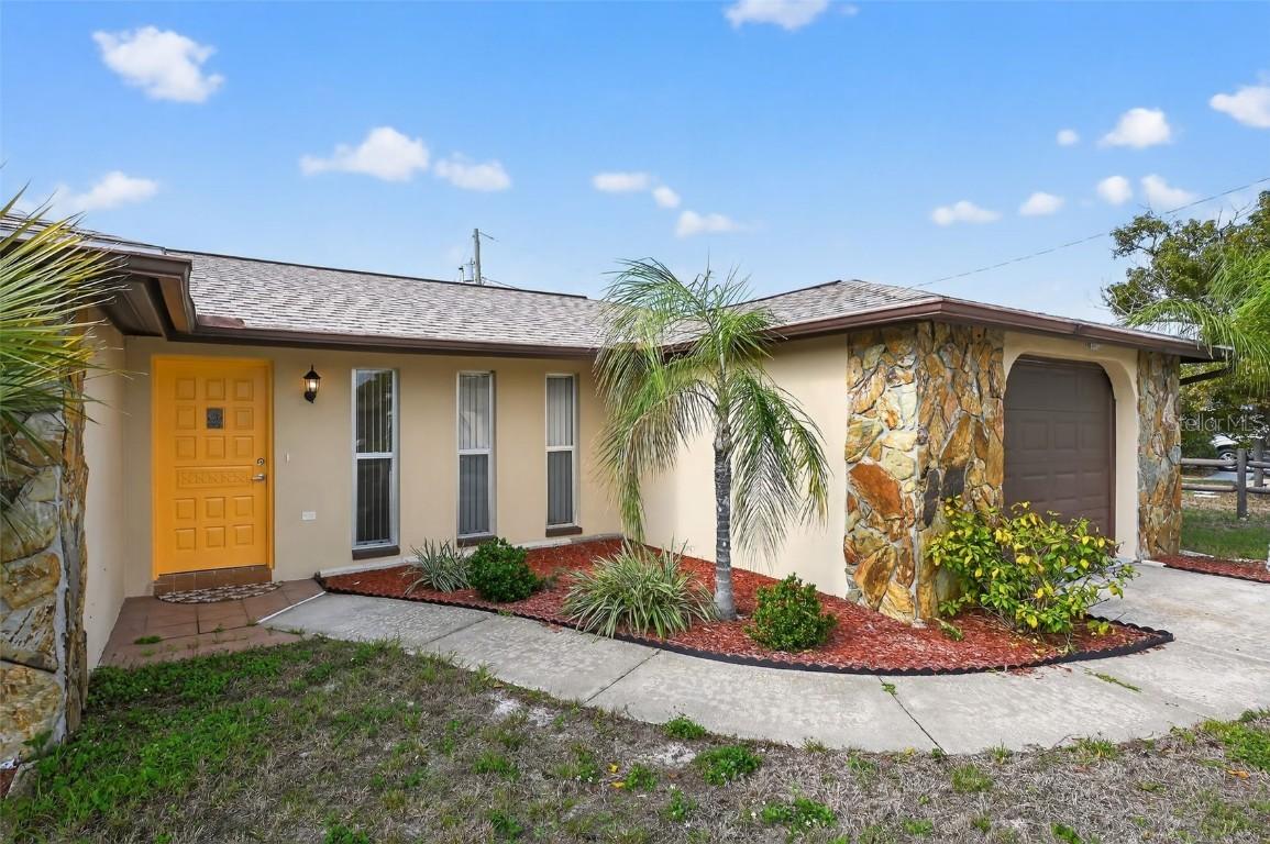 1037 Tamarac Dr., Holiday, FL 34690