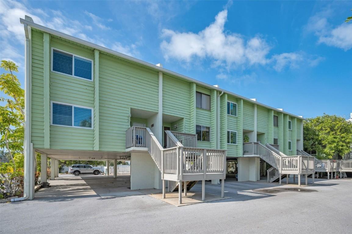 318 Windrush Blvd. #10, Indian Rocks Beach, FL 33785