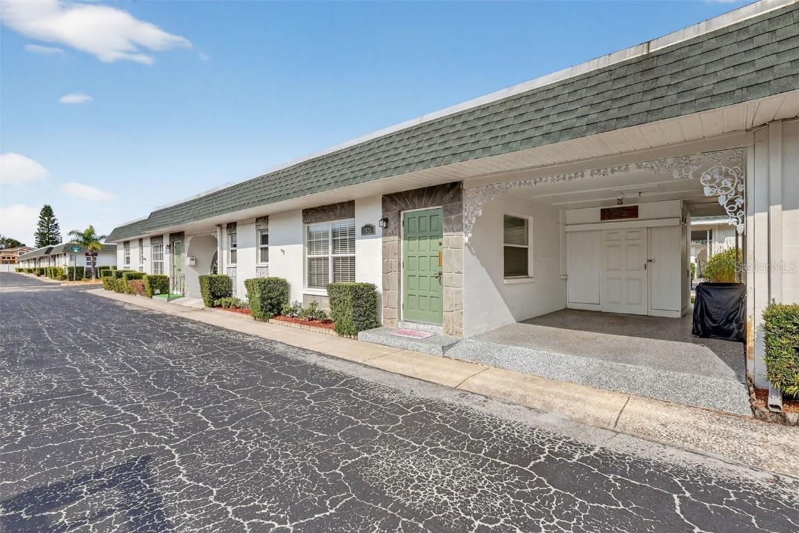 7825 38th Ter., St Petersburg, FL 33709