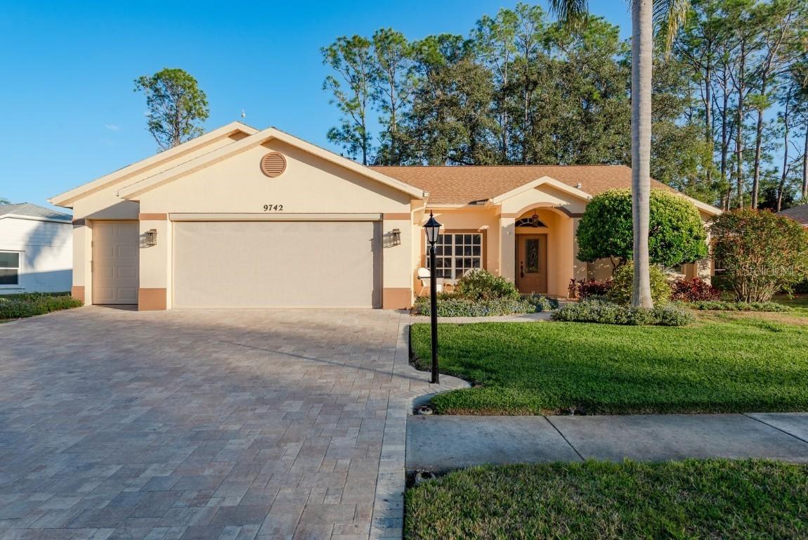 9742 Oakwood Hills Ct., New Port Richey, FL 34655