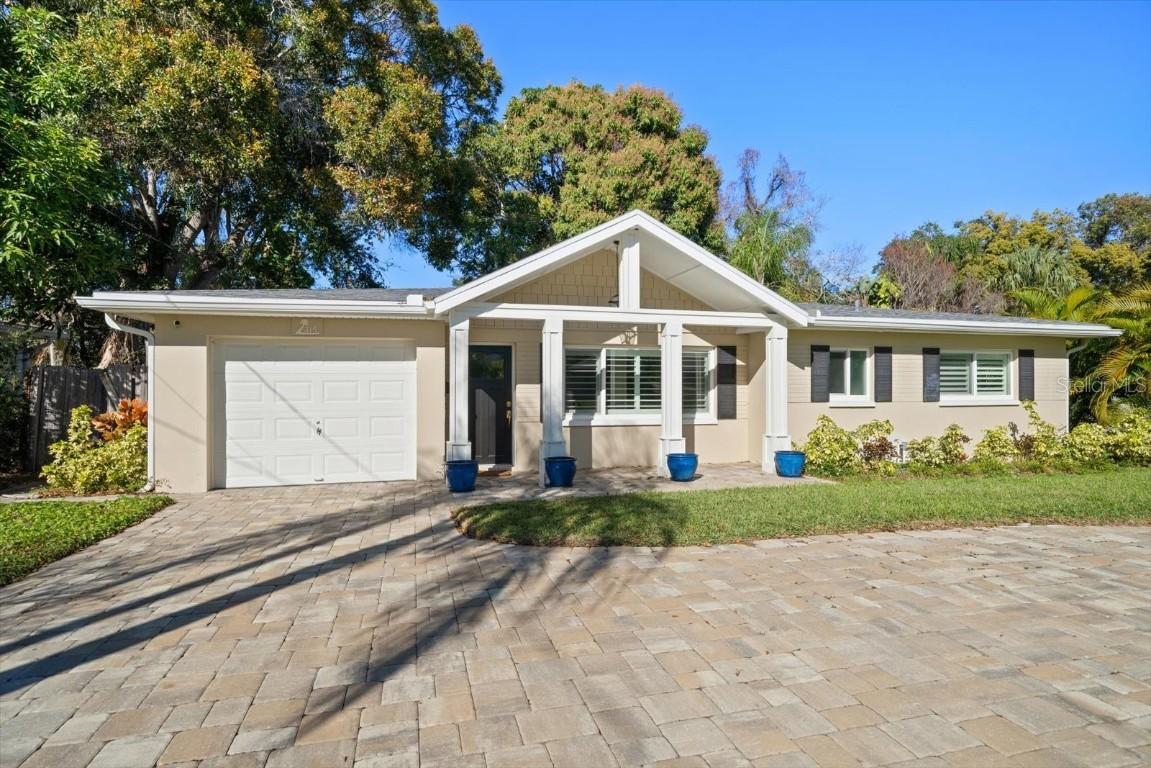 316 Barbara Cir., Belleair, FL 33756