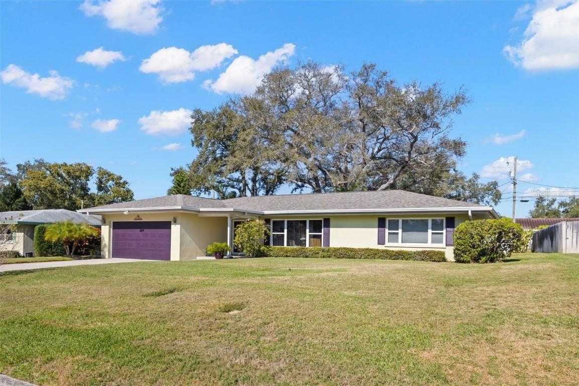 1156 Taylor Ave., Dunedin, FL 34698