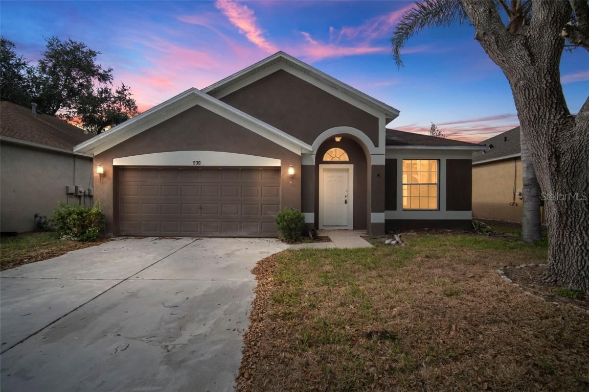 930 Grand Canyon Dr., Valrico, FL 33594