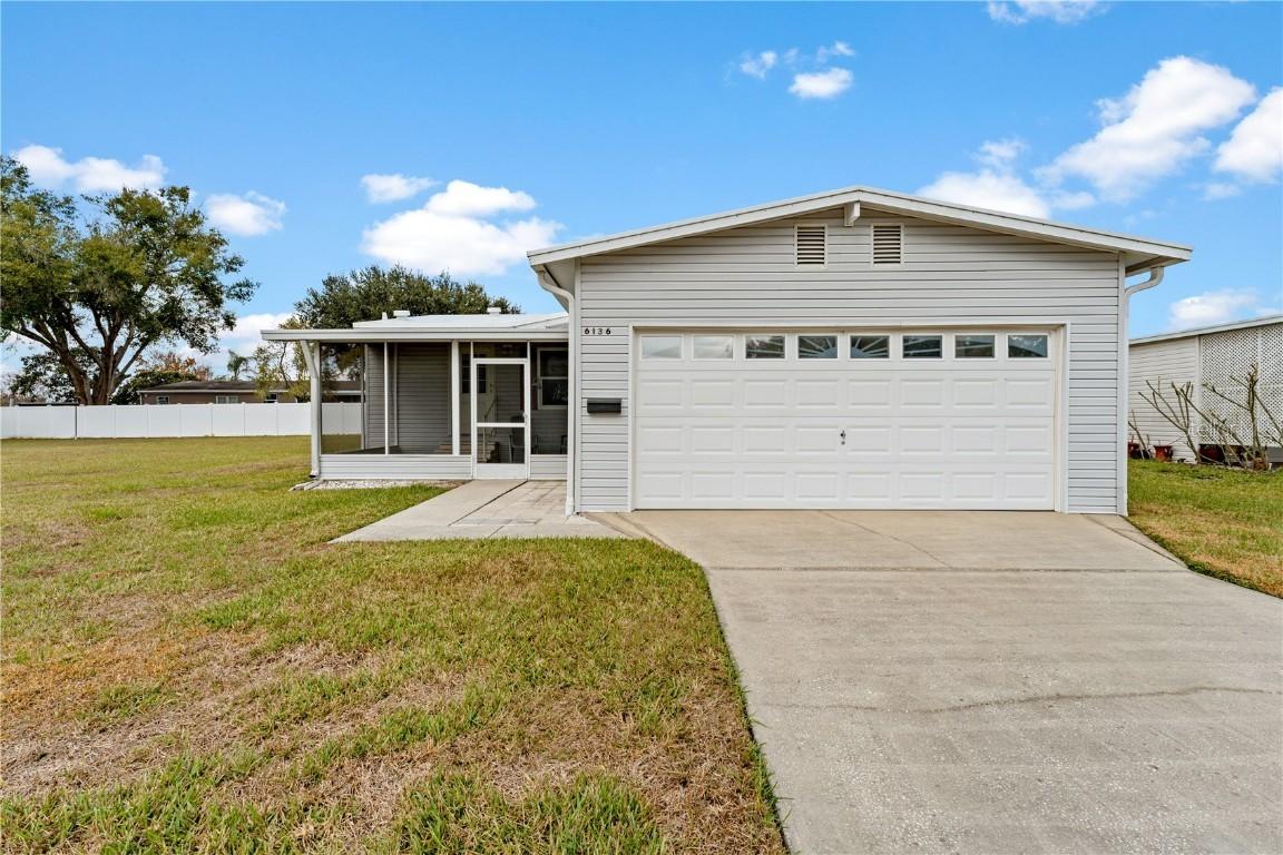 6136 Ridgeway Dr., Zephyrhills, FL 33542