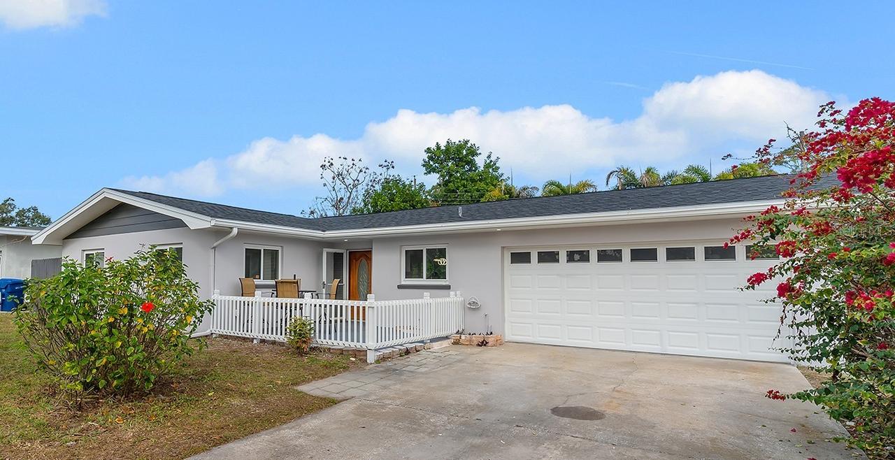 1324 Chesterfield Dr., Clearwater, FL 33756