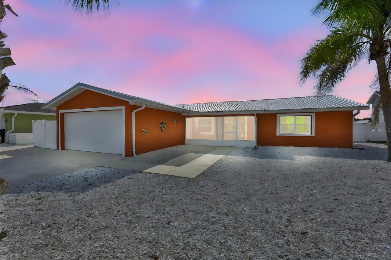 1018 Silver Palm Way, Apollo Beach, FL 33572