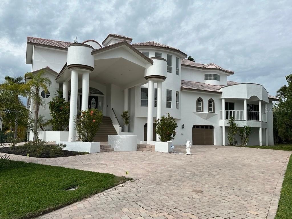 608 Columbus Dr., Tierra Verde, FL 33715