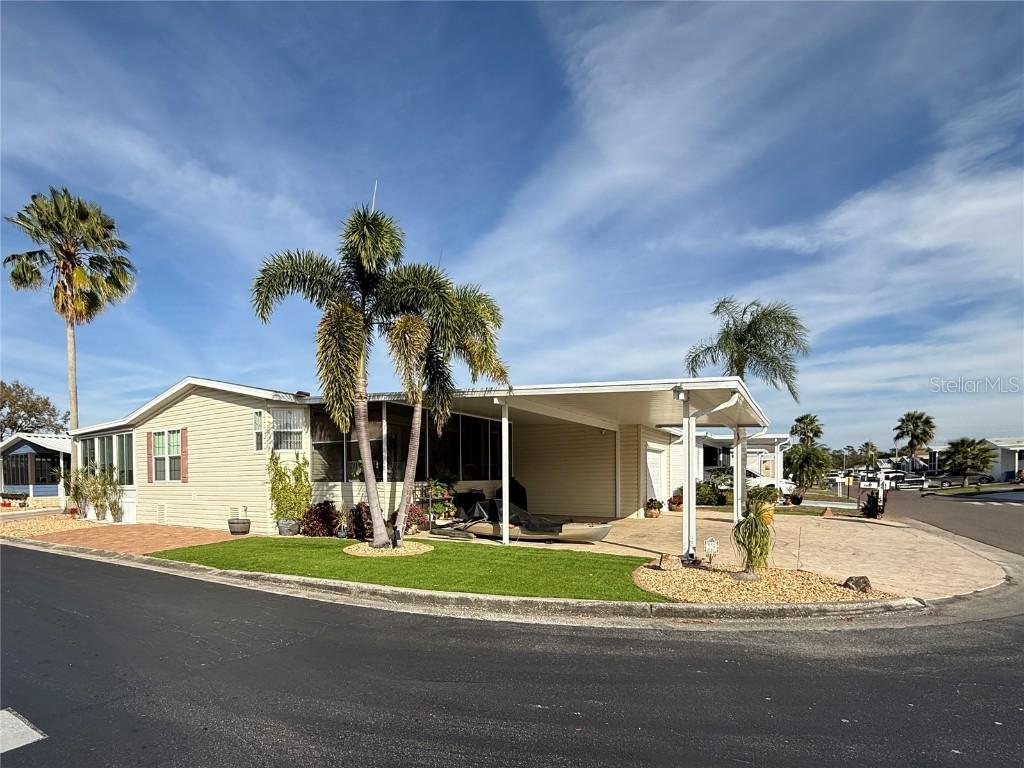 225 S Port Royal Ln., Apollo Beach, FL 33572