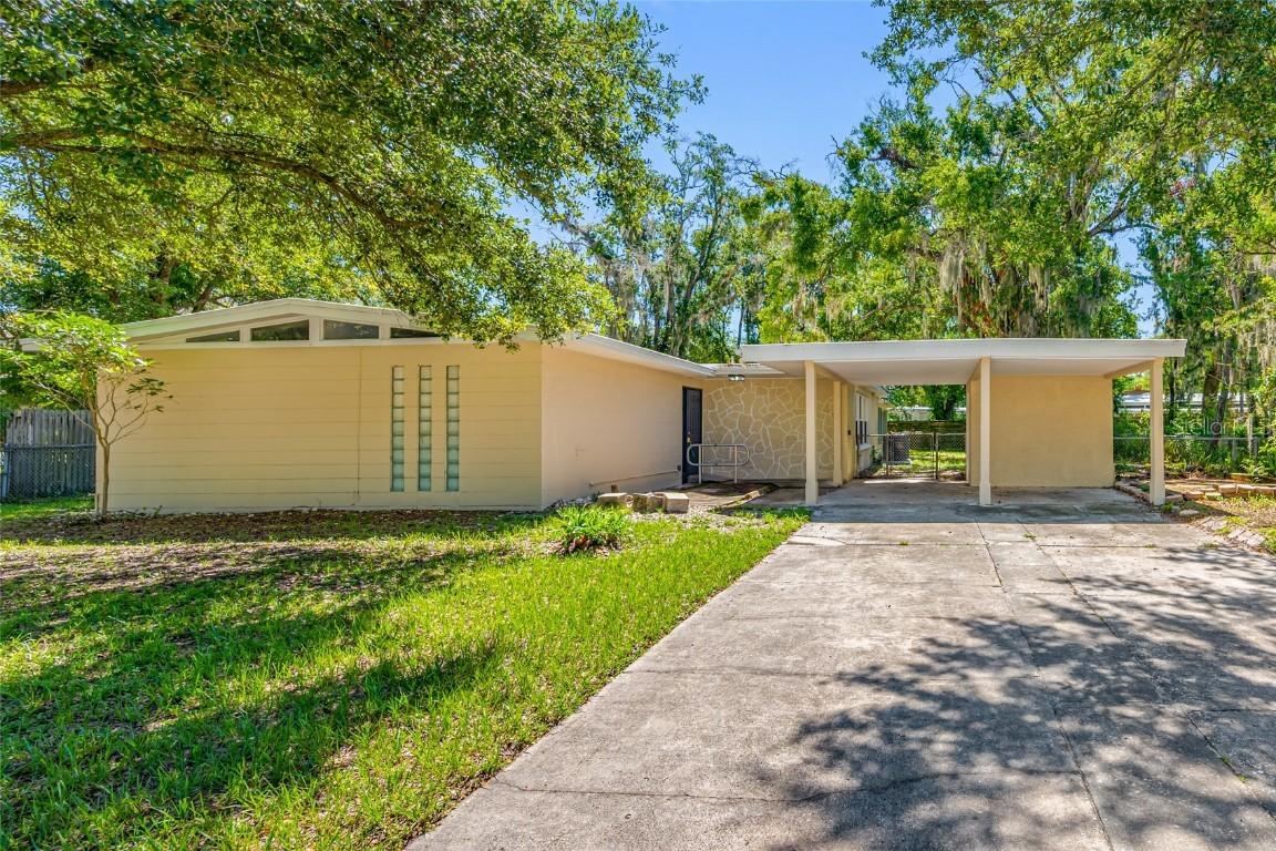 810 W River Dr., Temple Terrace, FL 33617