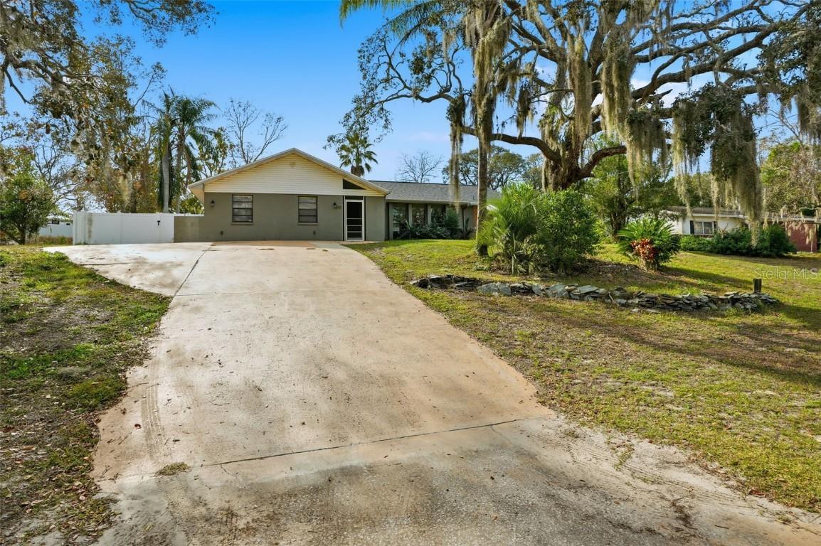6368 Hillview Rd., Spring Hill, FL 34606
