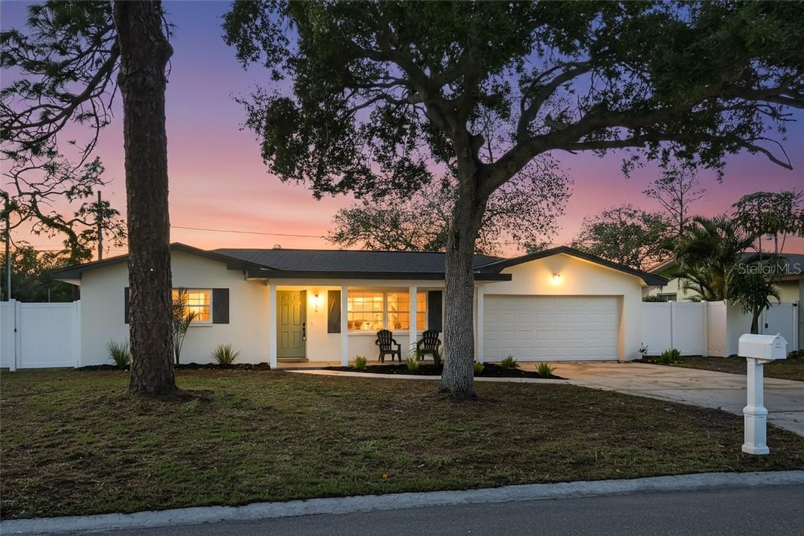 1736 Sharondale Dr., Clearwater, FL 33755