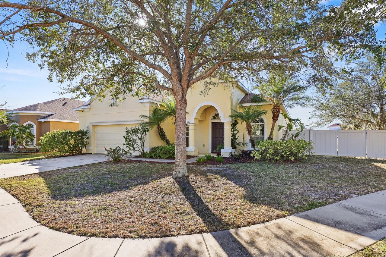 624 Marion Hill Ln., Ruskin, FL 33570