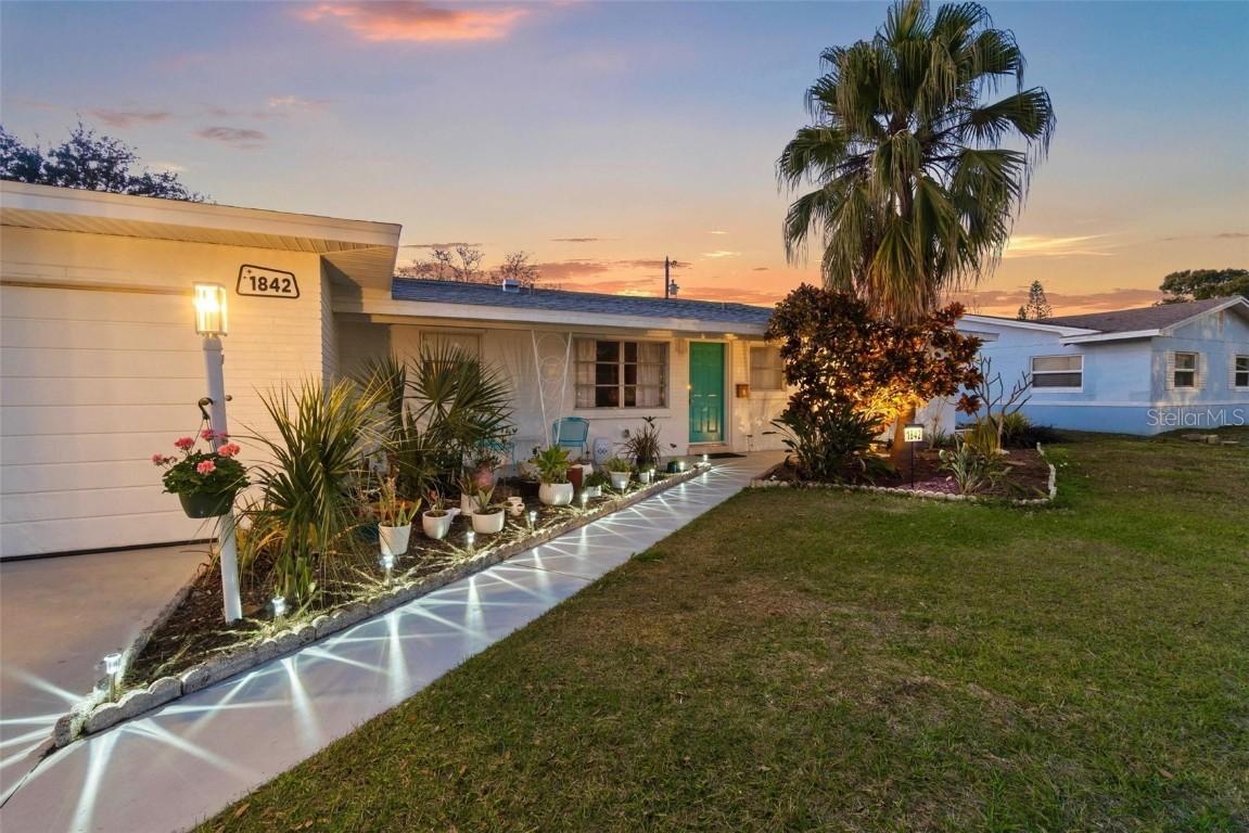 1842 59th Way, St Petersburg, FL 33710