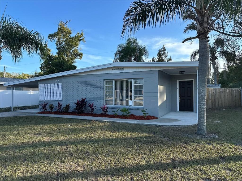 708 Lakewood Ave., Tampa, FL 33613