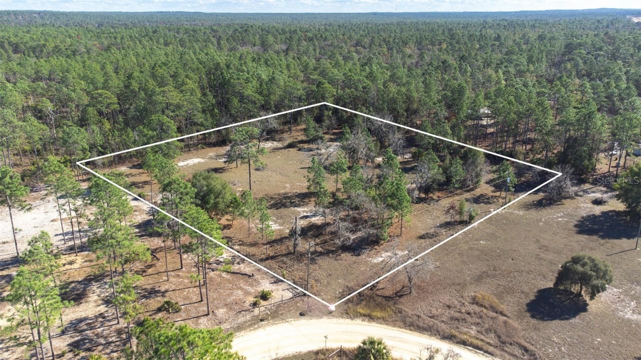 5555 N Muslin Ter., Dunnellon, FL 34433