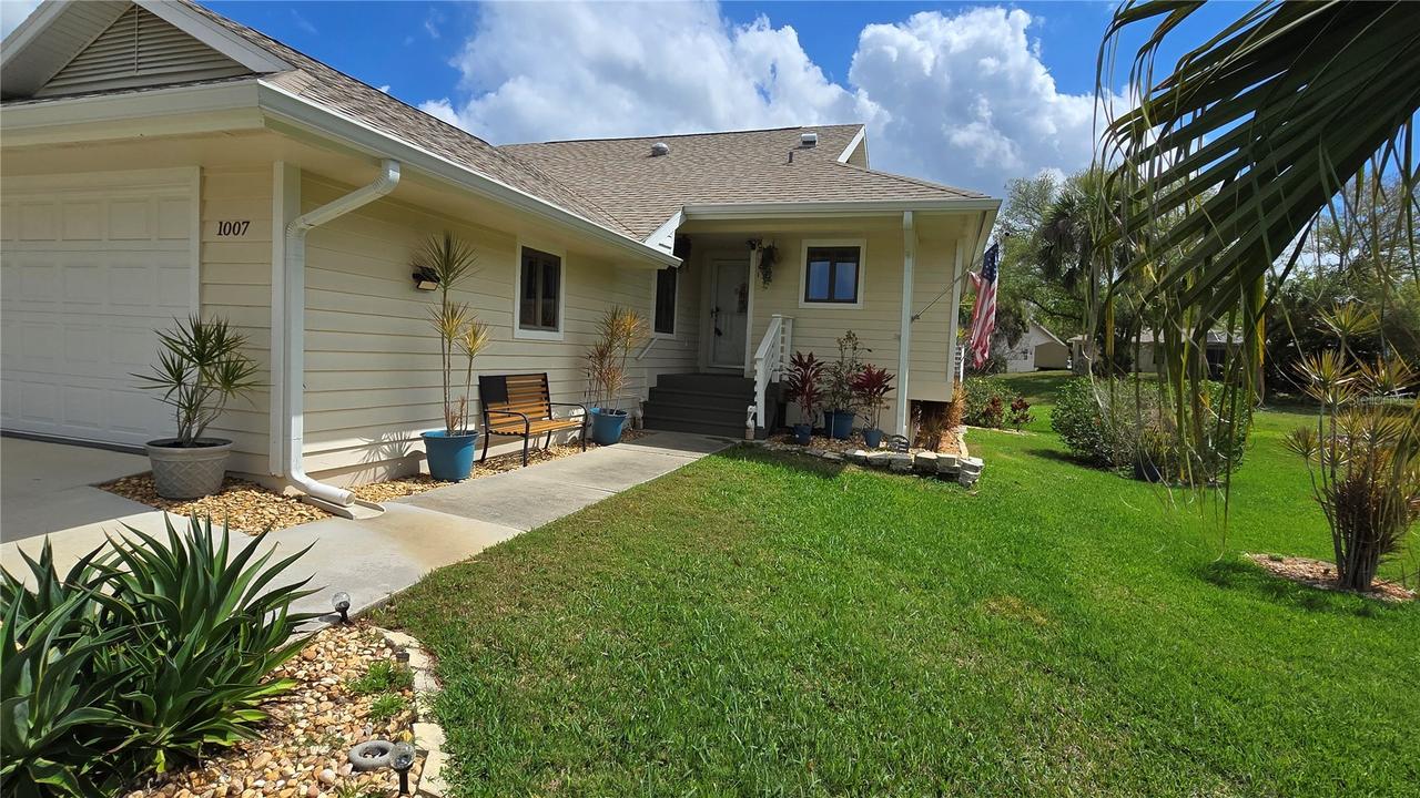 1007 Lake Avoca Dr., Tarpon Springs, FL 34689