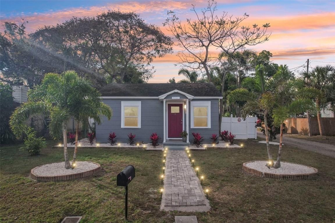 2172 42nd Ave., St Petersburg, FL 33714