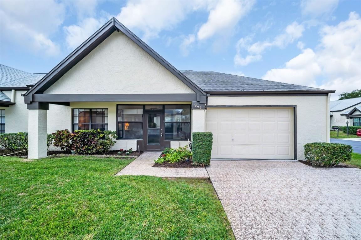 945 Rosewood Ln., Palm Harbor, FL 34684