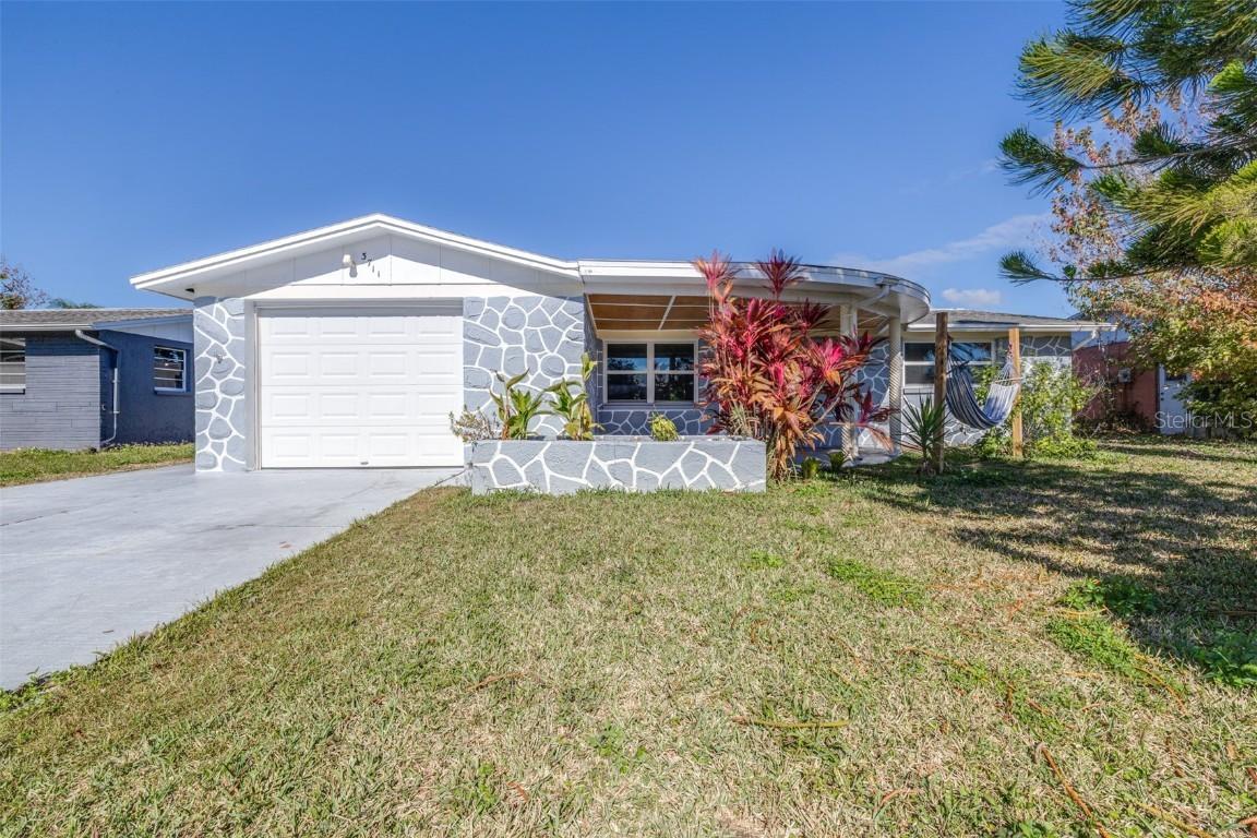 3711 Elmwood Dr., Holiday, FL 34691