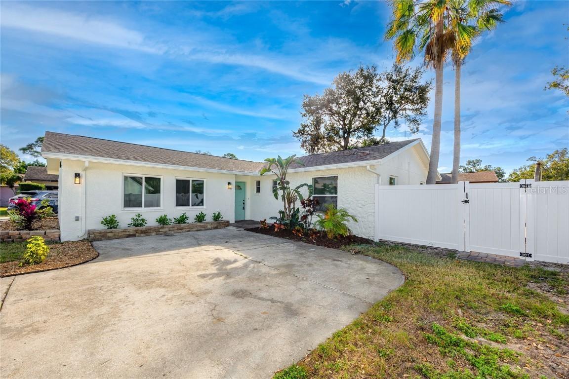 8808 90th Way, Largo, FL 33777