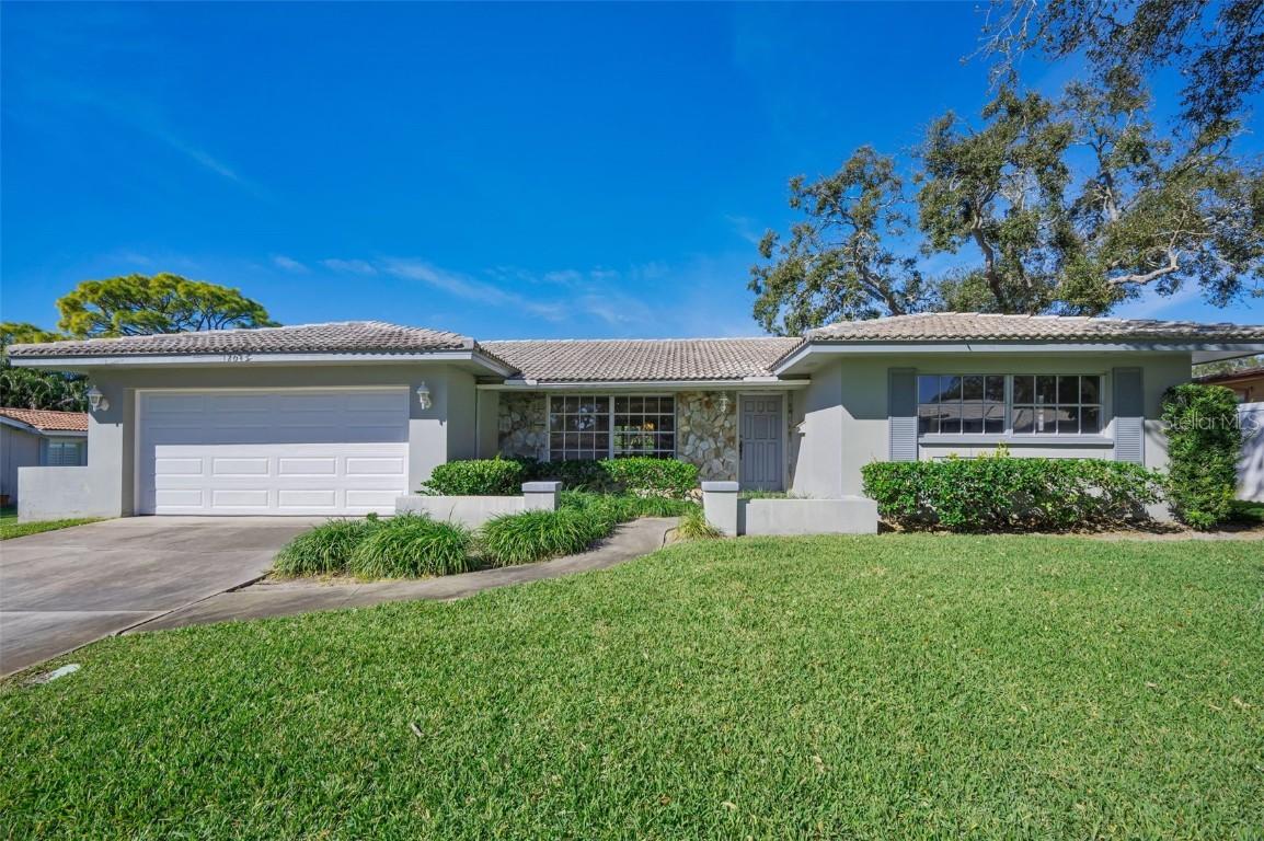 12045 68th Ter., Seminole, FL 33772