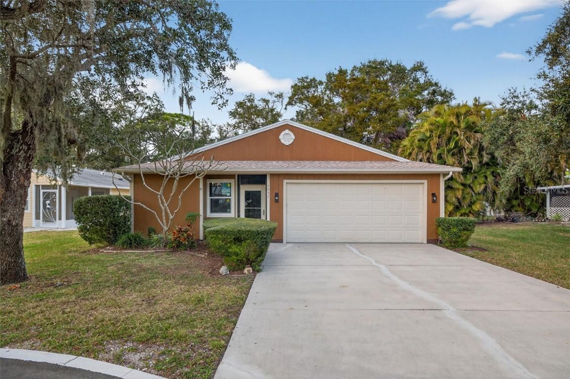 3957 Bearded Oaks Ct., Sarasota, FL 34232