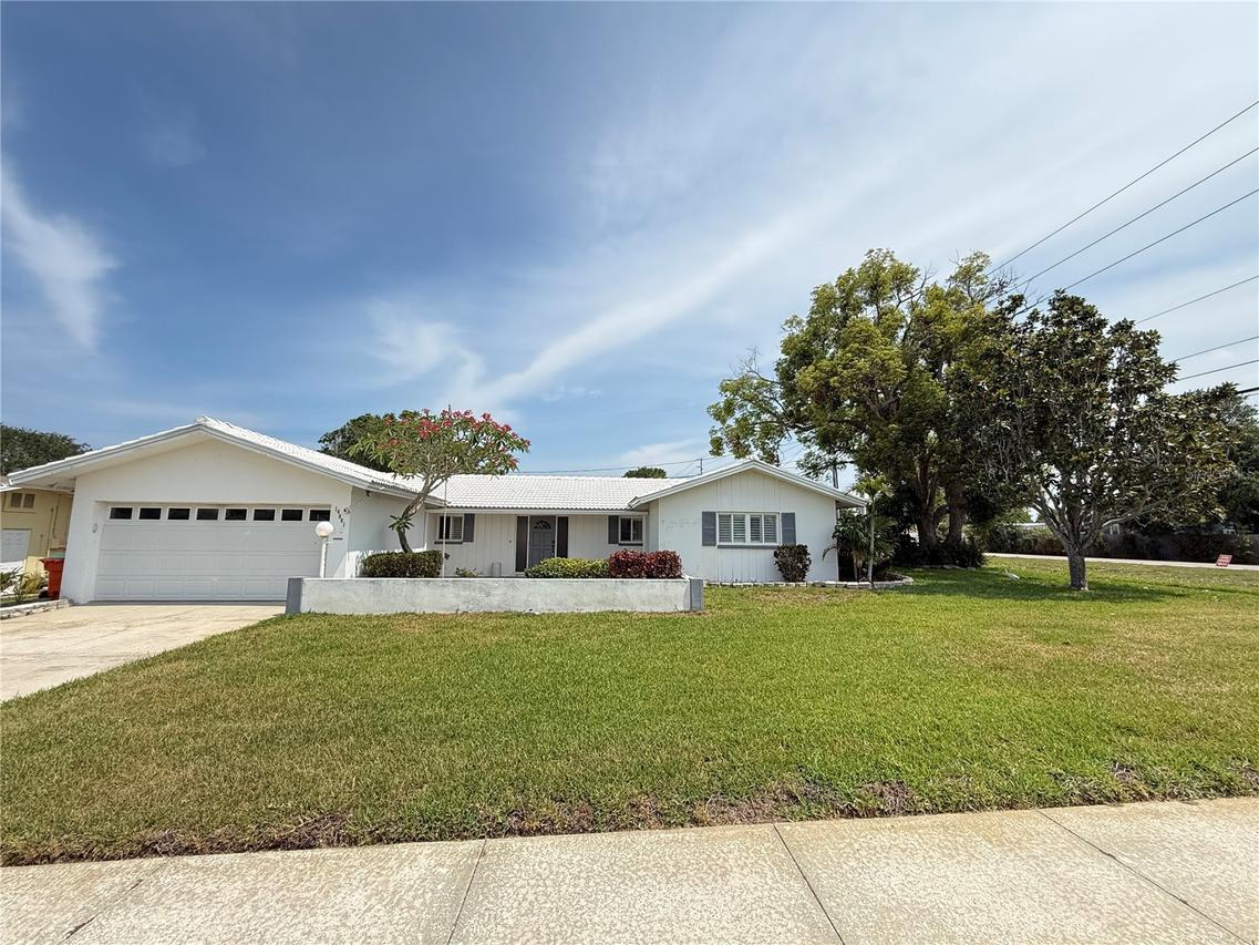 14001 Yacht Club Blvd., Seminole, FL 33776
