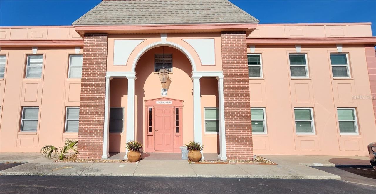 7011 Place De La Paix #2B, South Pasadena, FL 33707