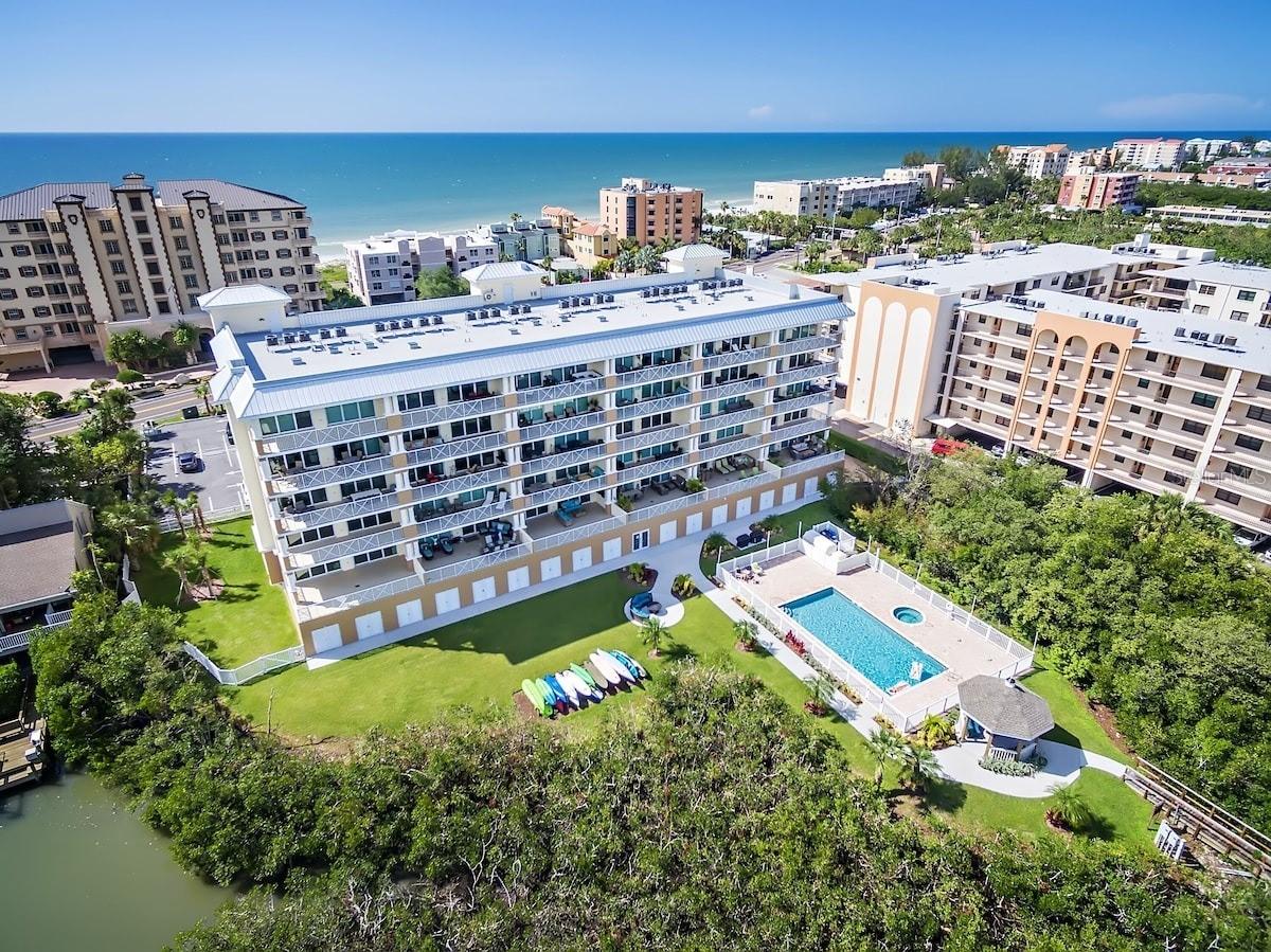 19519 Gulf Blvd. #206, Indian Shores, FL 33785