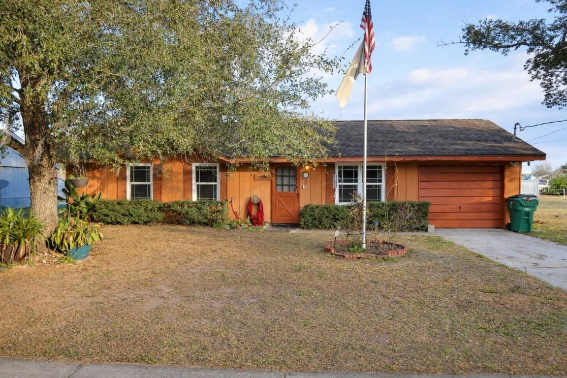38831 North Ave., Zephyrhills, FL 33542