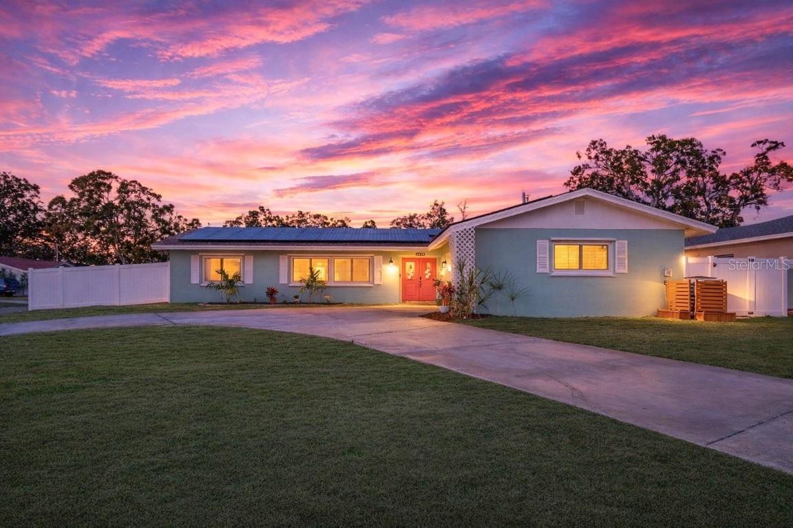 6489 28th Ave., St Petersburg, FL 33710